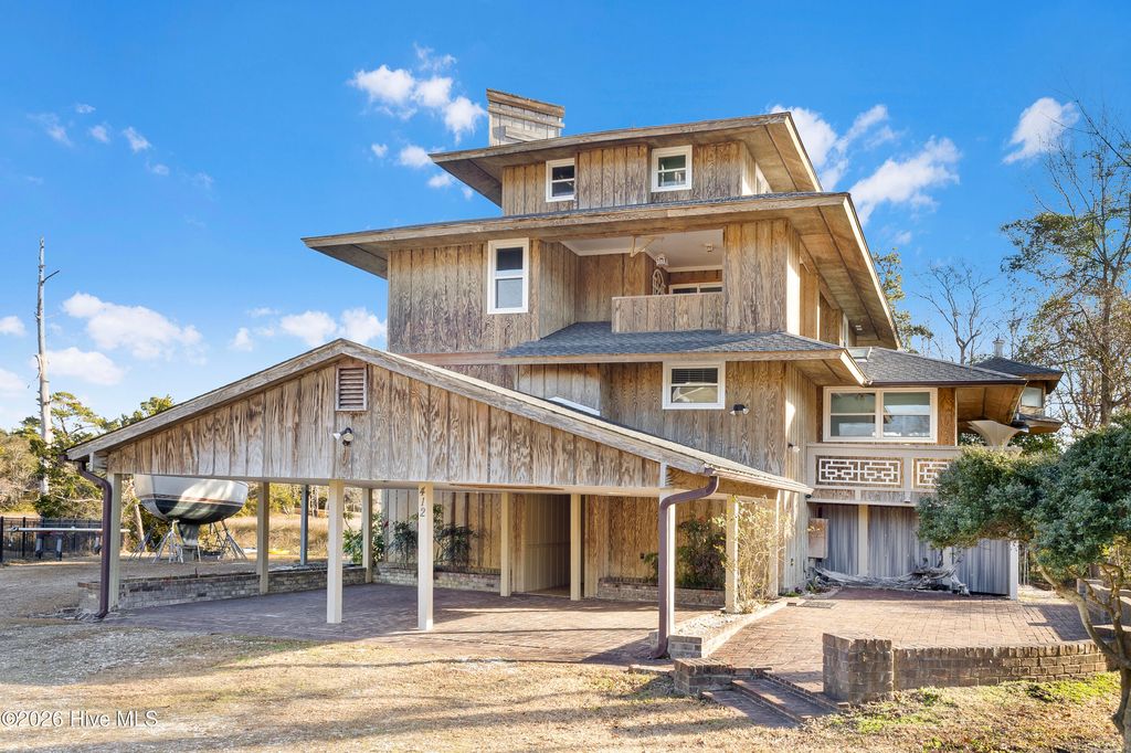 Photo of 412 Lakeview Drive, Hampstead, NC 28443 (MLS # 100550645)