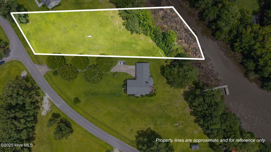 Photo of 12 Doris Drive, Oriental, NC 28571 (MLS # 100519962)