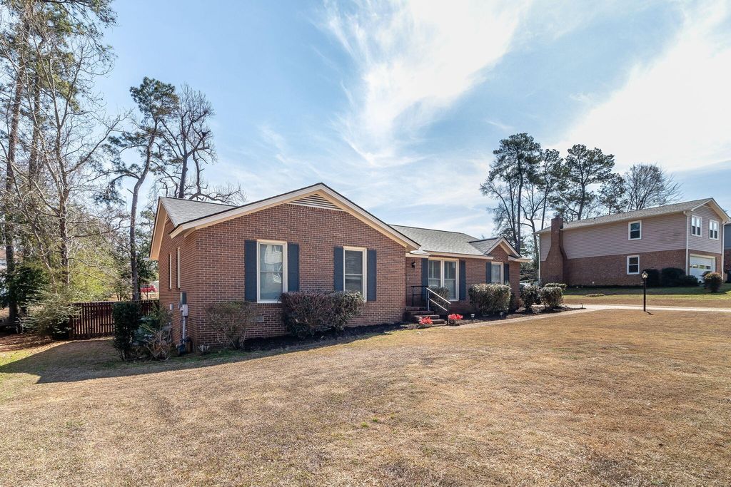 Photo of 156 Holiday Drive, Martinez, GA 30907 (MLS # 552913)