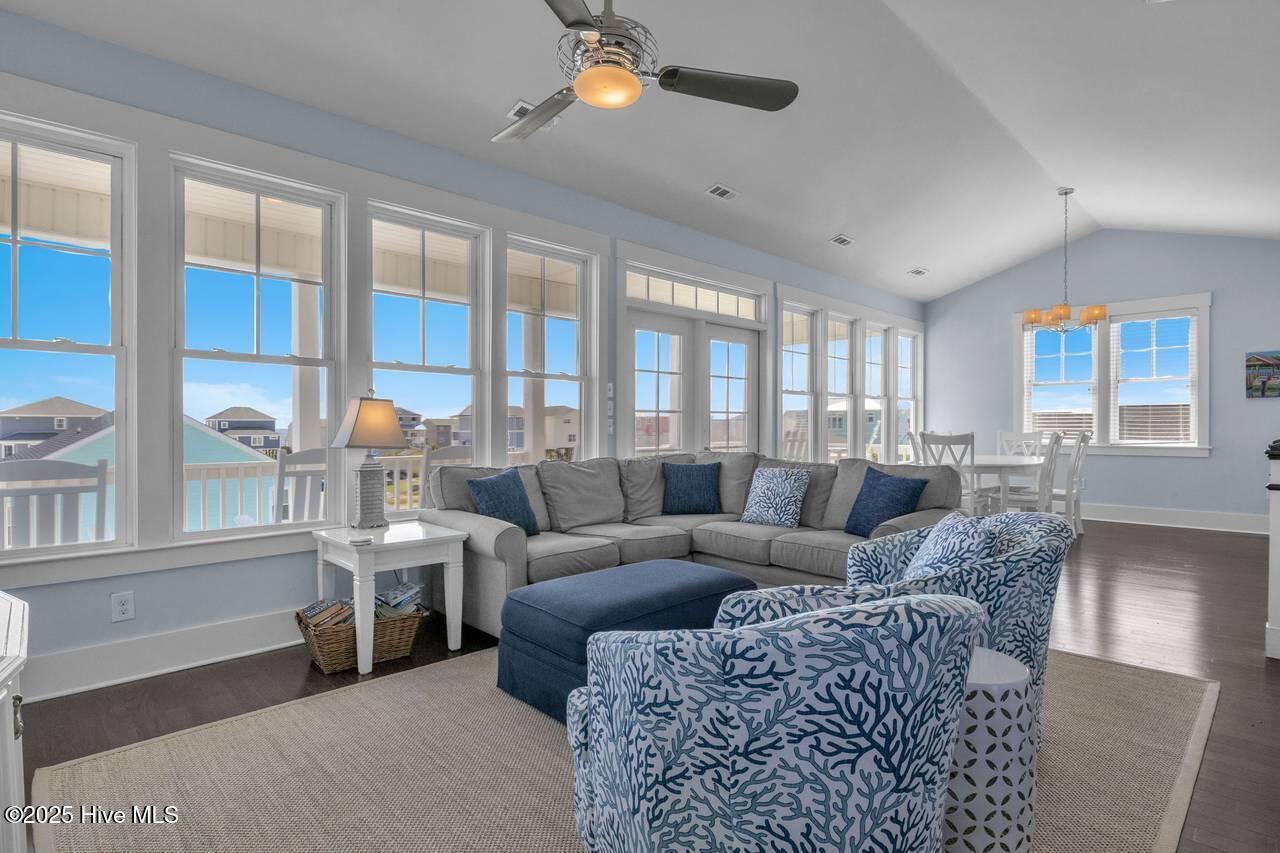 4325 E Pelican Drive