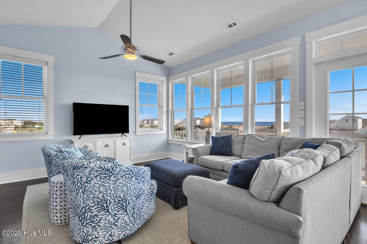 4325 E Pelican Drive