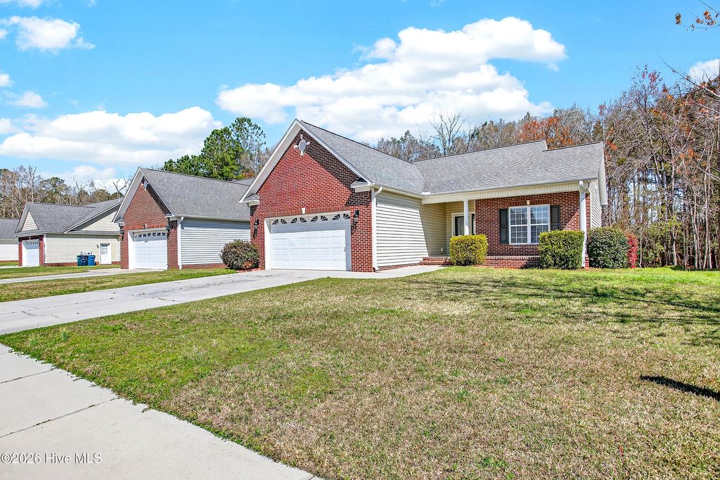 Photo of 202 Winterlochen Drive, Jacksonville, NC 28540 (MLS # 100560391)