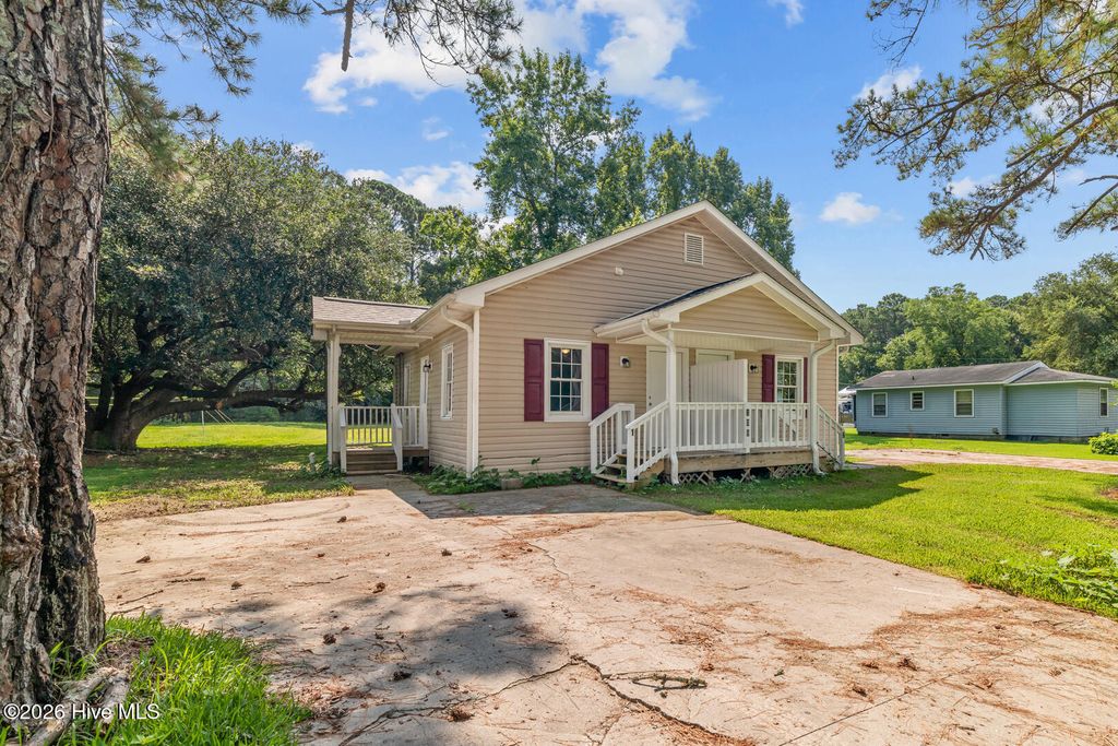 Photo of 109 Rodeo Lane, Jacksonville, NC 28540 (MLS # 100585320)