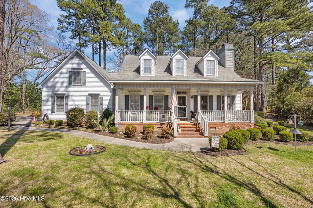 Photo of 504 Blackledge Circle, Trent Woods, NC 28562 (MLS # 100559970)