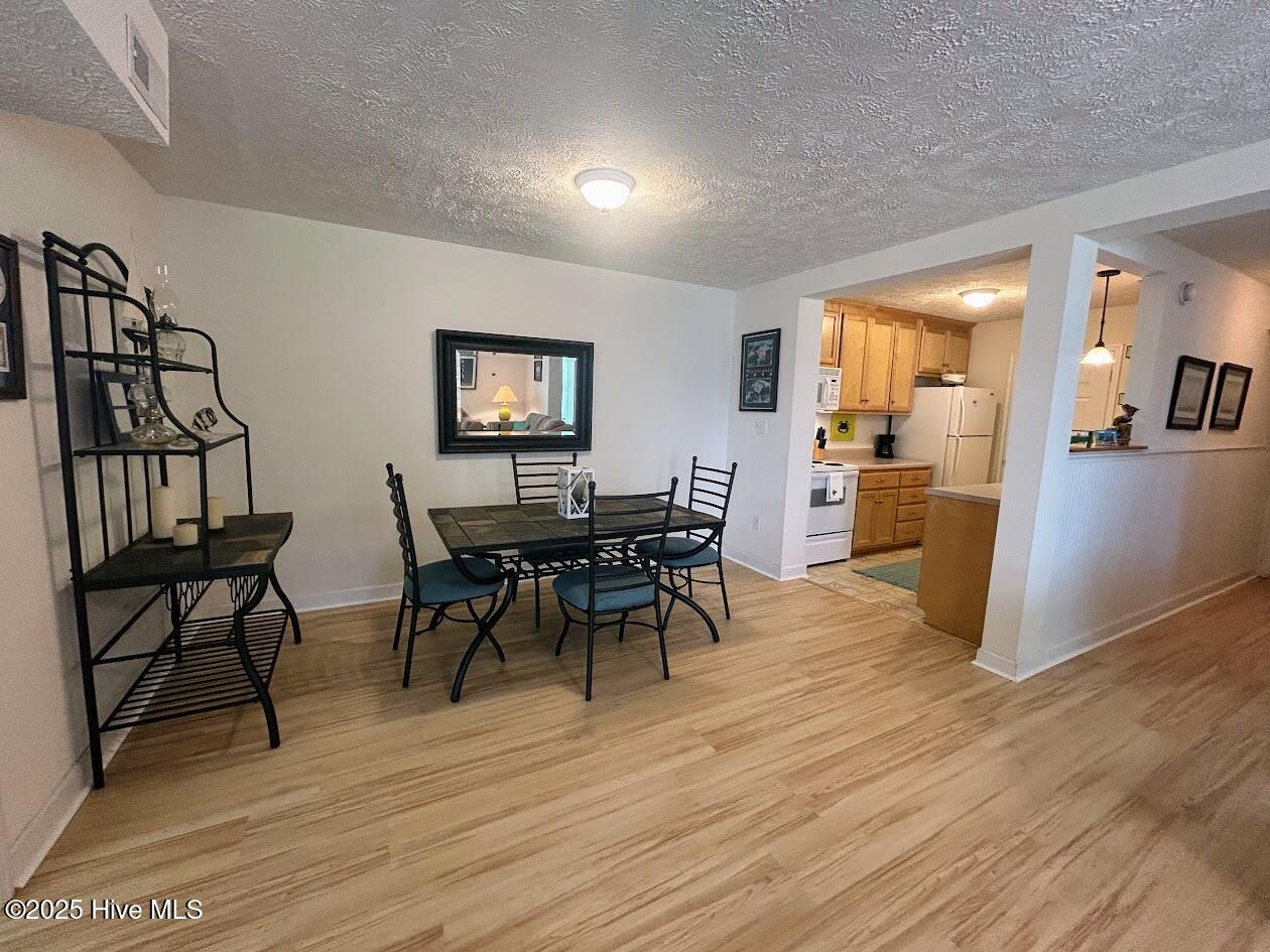 Carolina Beach, North Carolina 28428, United States, 2 Bedrooms Bedrooms, ,2 BathroomsBathrooms,Residential,Active,255836