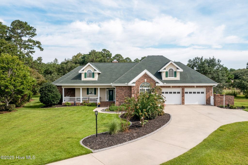 Photo of 554 Lizmore Place, Ocean Isle Beach, NC 28469 (MLS # 100528098)