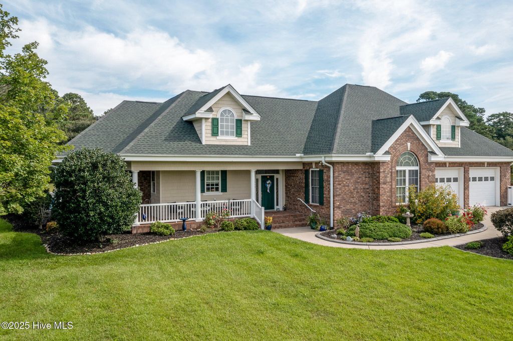 Photo of 554 Lizmore Place, Ocean Isle Beach, NC 28469 (MLS # 100528098)