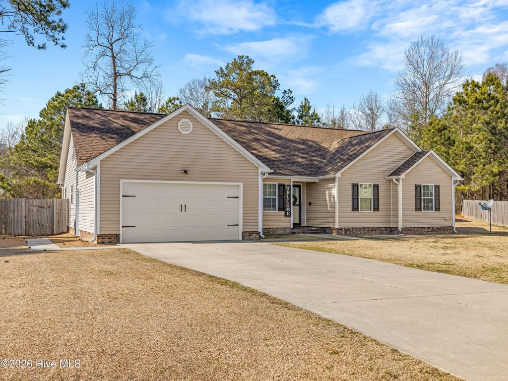 Photo of 123 Walnut Hills Drive, Richlands, NC 28574 (MLS # 100554161)