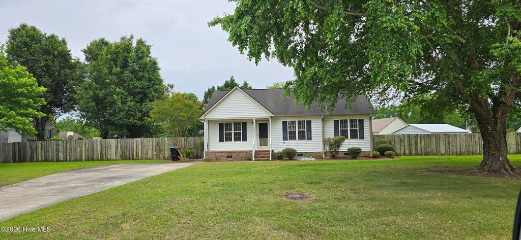 Photo of 1705 Crawfords Pointe Drive, Greenville, NC 27834 (MLS # 100580468)