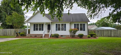 Homes For Sale - 1705 Crawfords Pointe Drive<br/> Greenville, NC 27834