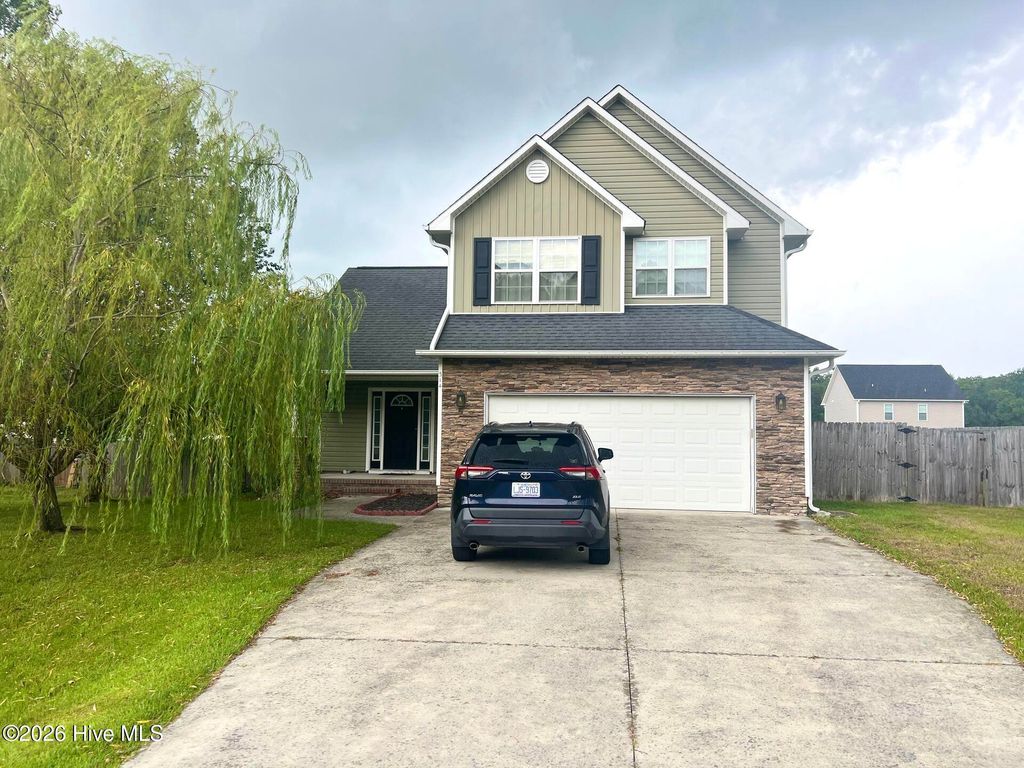 Photo of 314 Springcreek Court, Hubert, NC 28539 (MLS # 100591485)