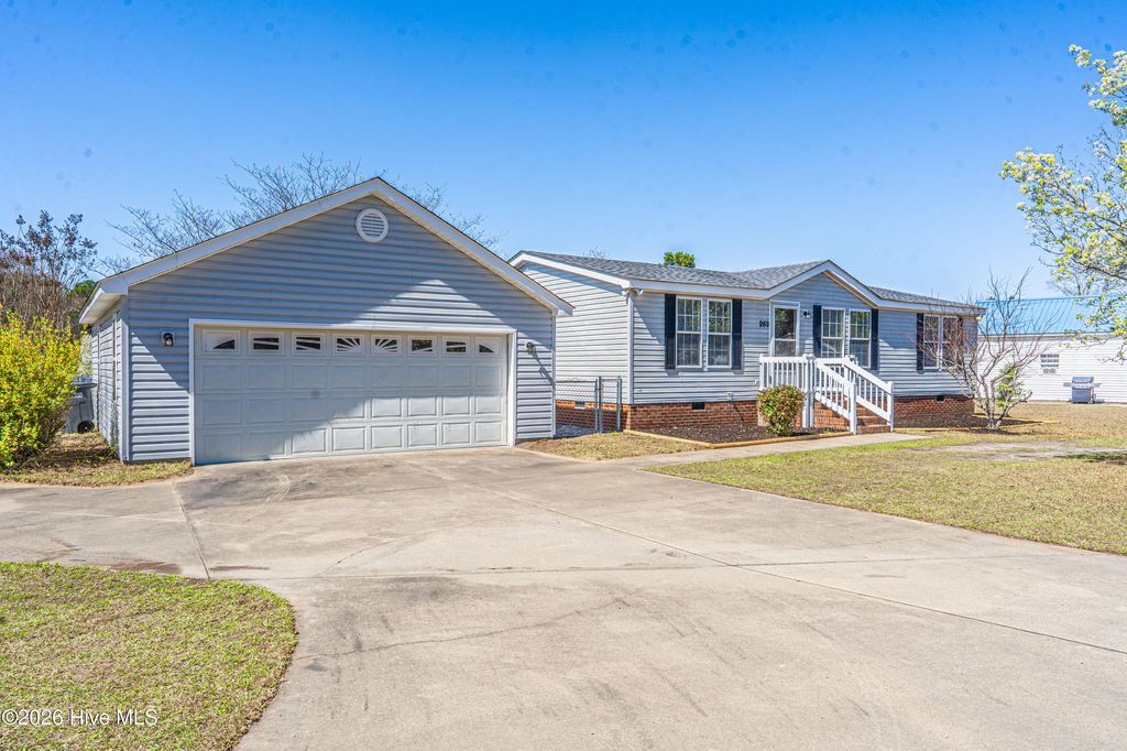 Photo of 263 Countryside Drive, Aberdeen, NC 28315 (MLS # 100560585)