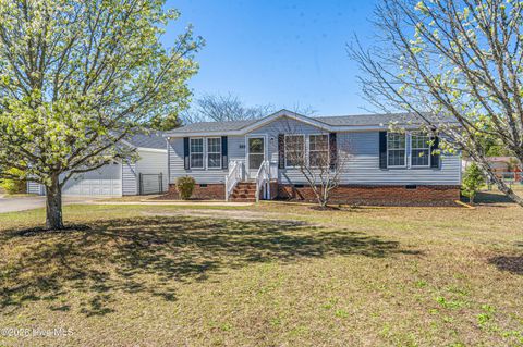 Mobile Home For Sale - 263 Countryside Drive<br/> Aberdeen, NC 28315