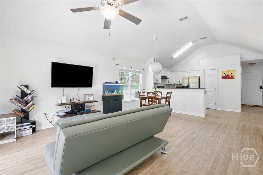 115 S Circle Drive