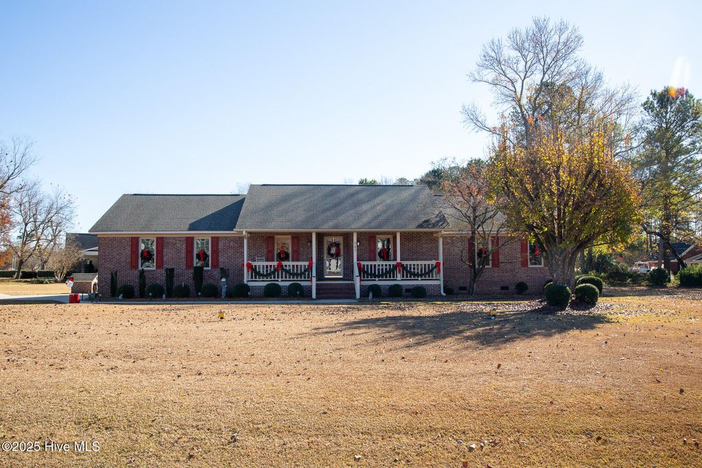 Photo of 347 Stewart Circle, Whiteville, NC 28472 (MLS # 100545469)