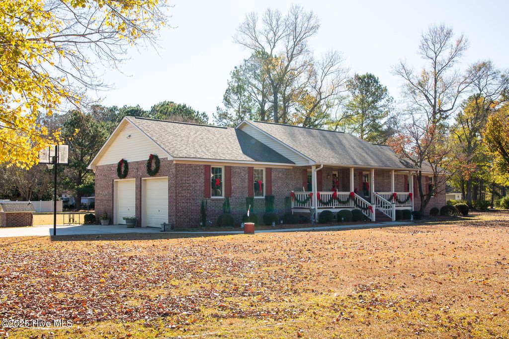 Photo of 347 Stewart Circle, Whiteville, NC 28472 (MLS # 100545469)