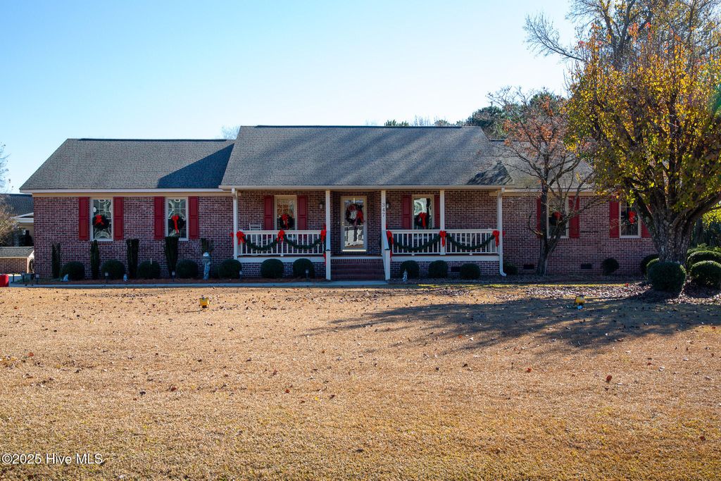 Photo of 347 Stewart Circle, Whiteville, NC 28472 (MLS # 100545469)