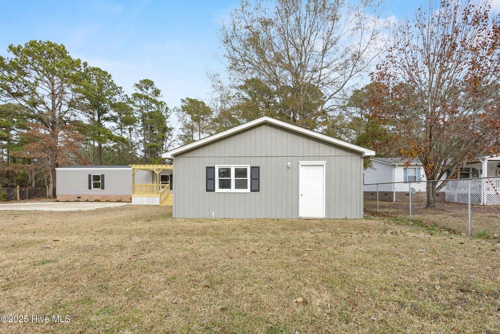 Photo of 126 Hunter Court, Rocky Point, NC 28457 (MLS # 100546833)