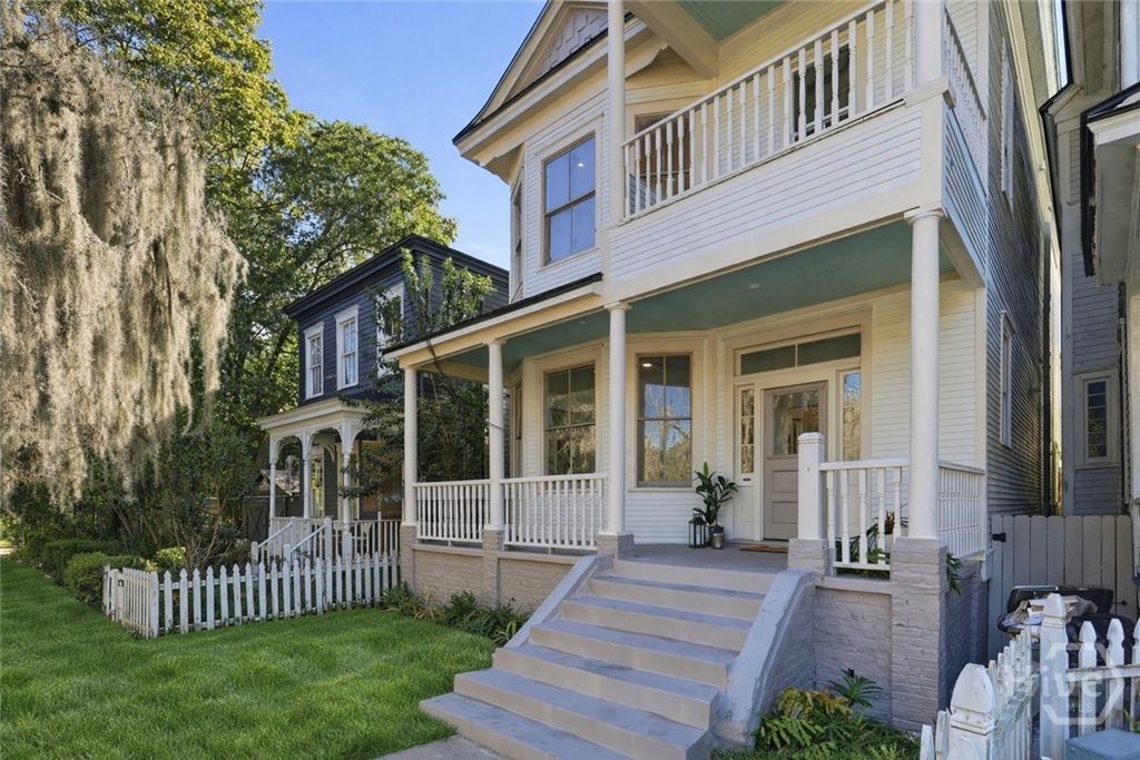 Photo of 203 E 39th Street, Savannah, GA 31401 (MLS # SA347714)