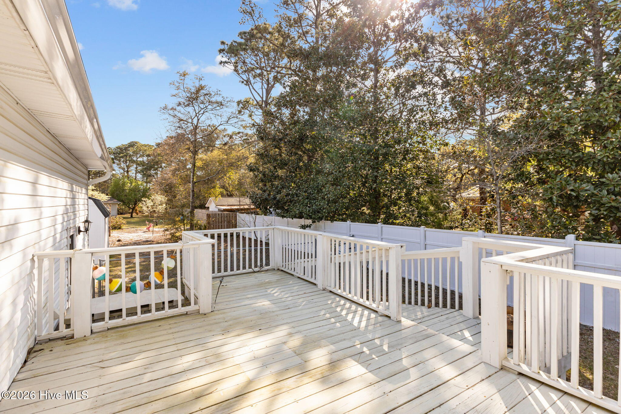 120 Robin Crescent
