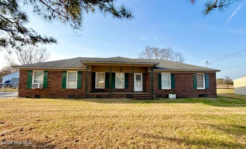 Homes For Sale - 2146 Crescent Drive<br/> Kinston, NC 28504