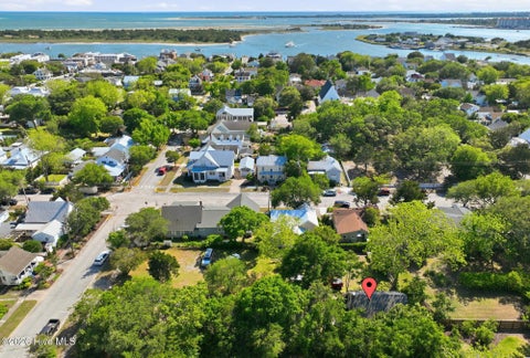Homes For Sale - 307 Orange Street<br/> Carteret County, Beaufort, NC 28516