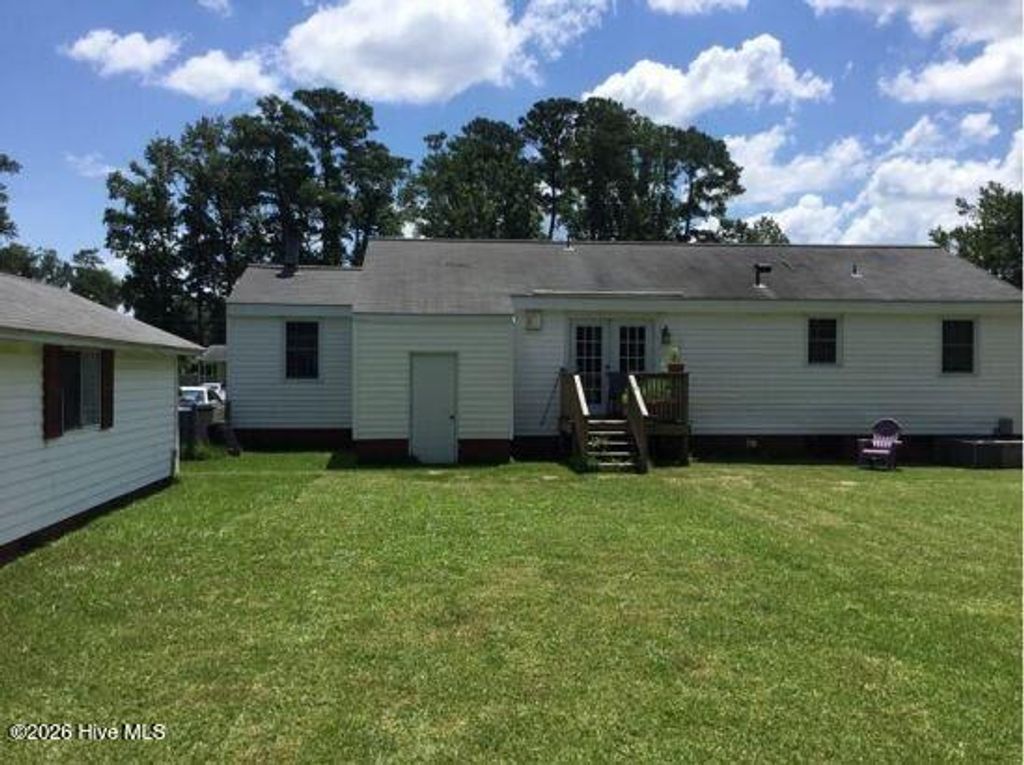 Photo of 409 Cheyenne Road, Jacksonville, NC 28540 (MLS # 100547775)