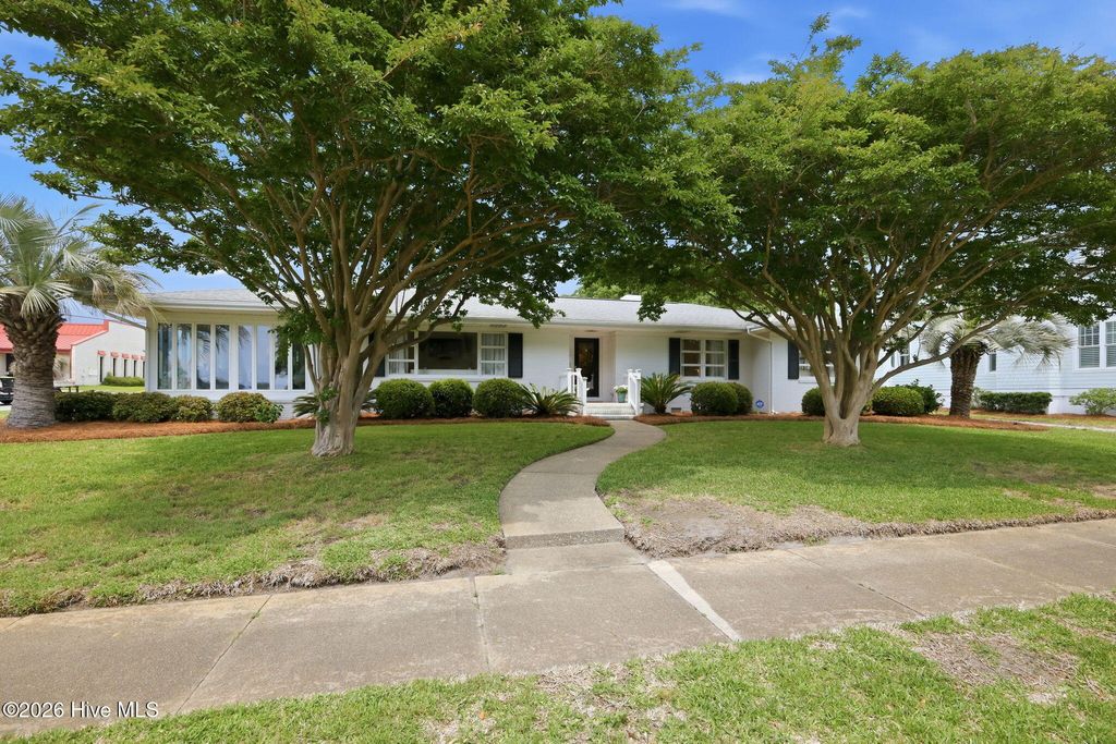 Photo of 2112 Evans Street, Morehead City, NC 28557 (MLS # 100573589)