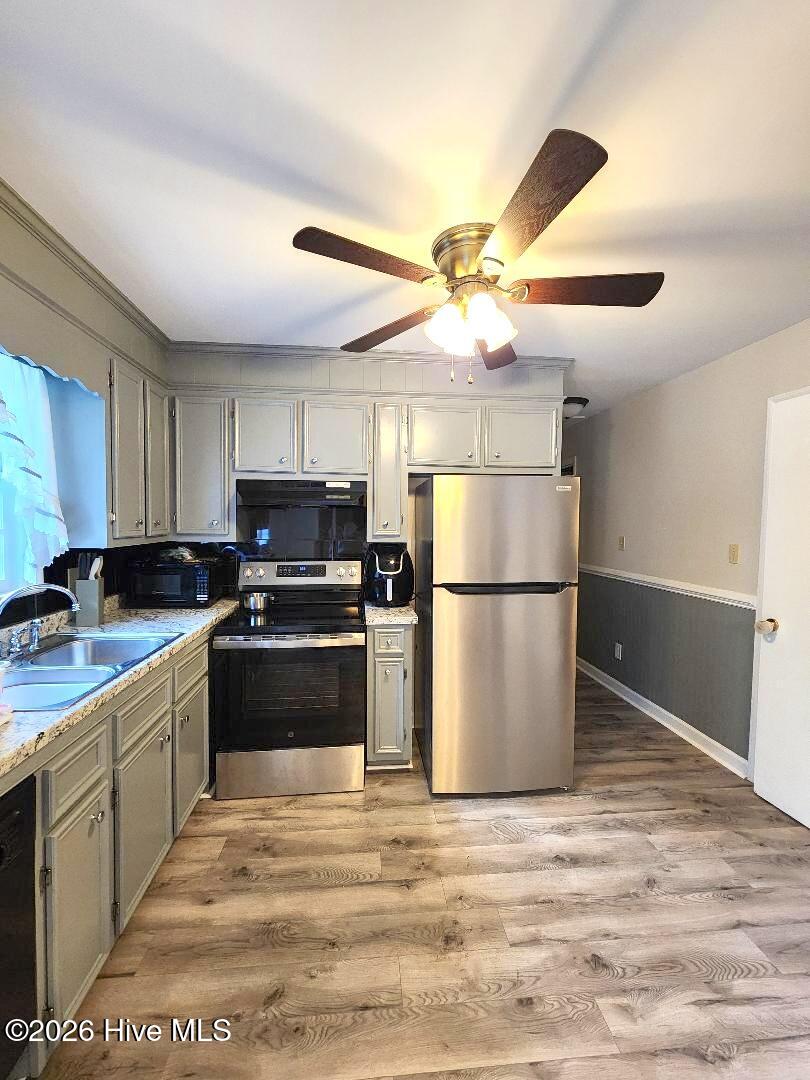 319 Oak Grove Avenue