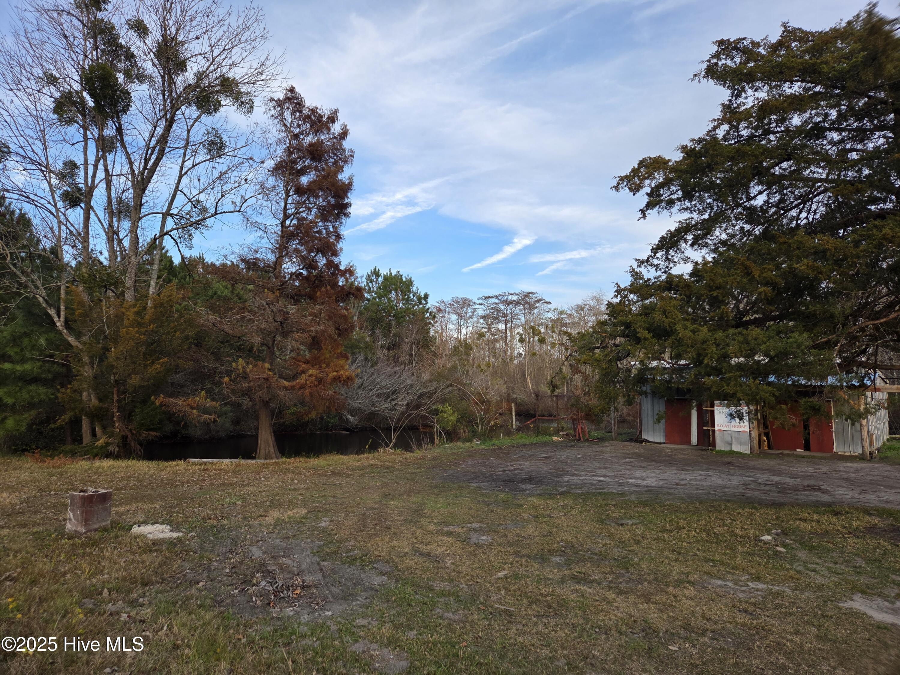 323 L1  Tr 1 E Chatham Street