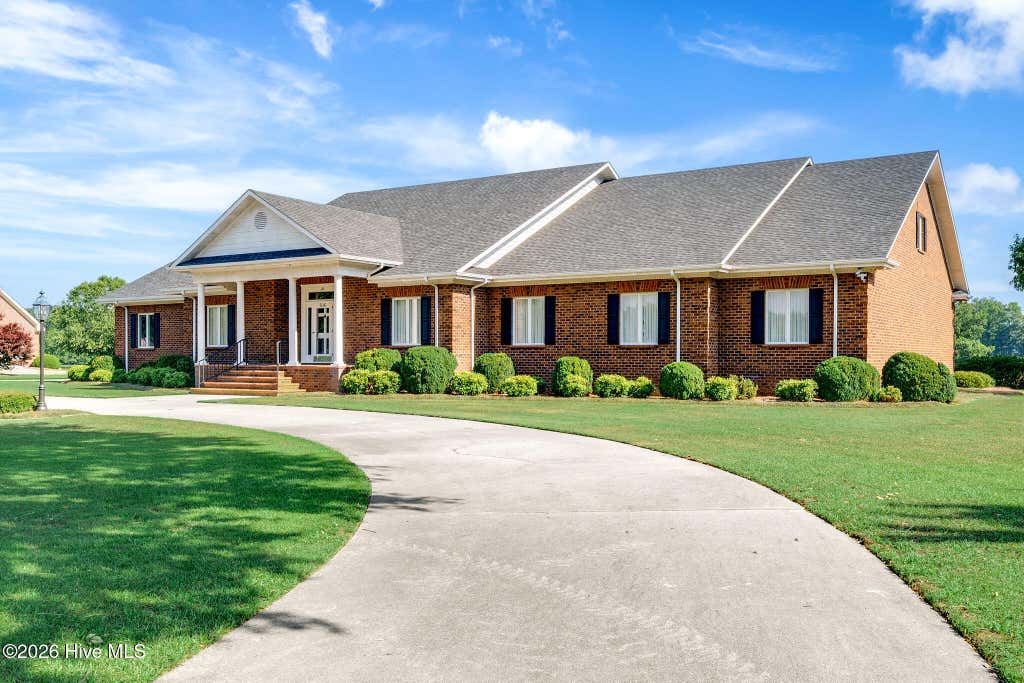 Photo of 506 Lake Shore Drive, Warsaw, NC 28398 (MLS # 100598420)