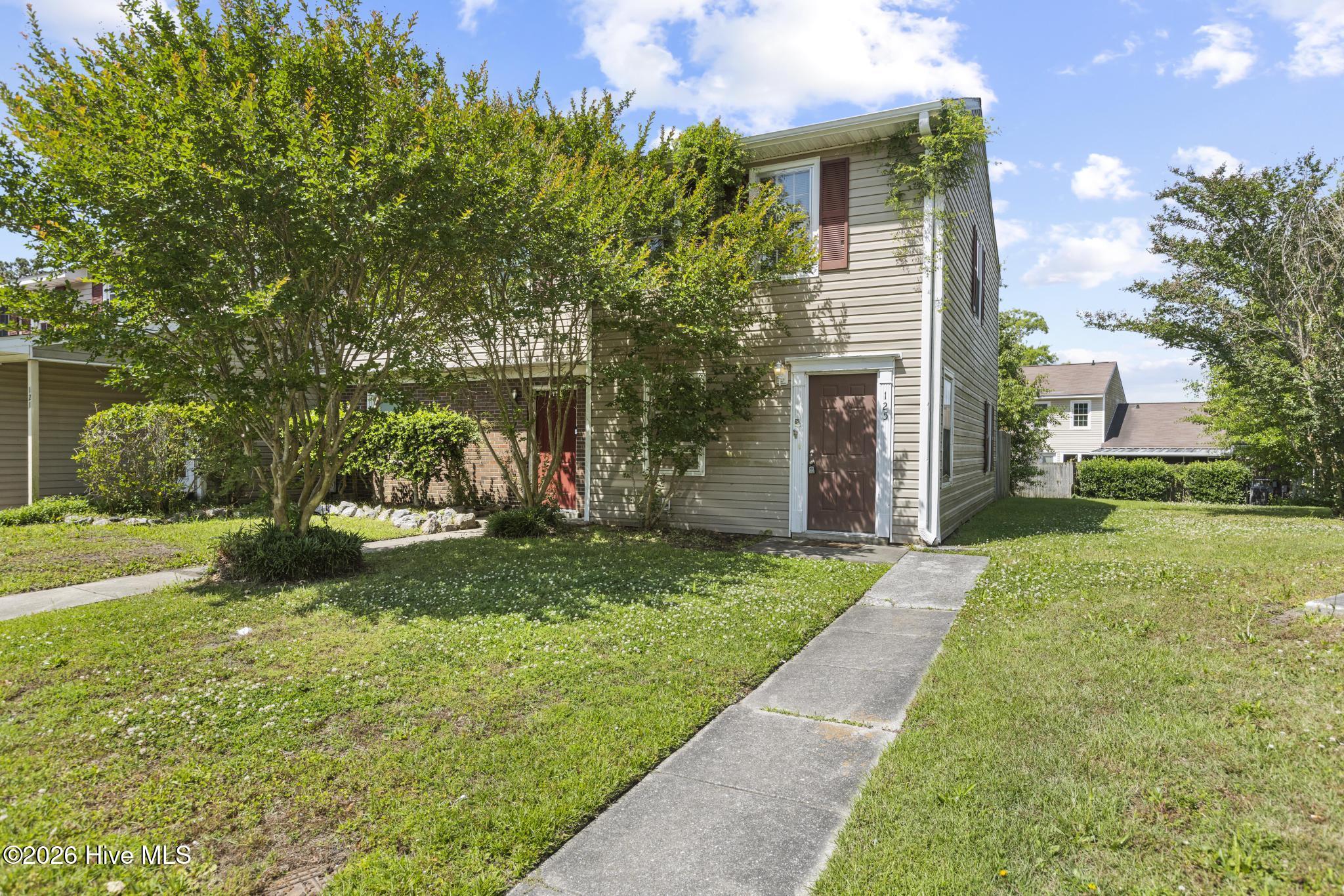 125 Palace Circle