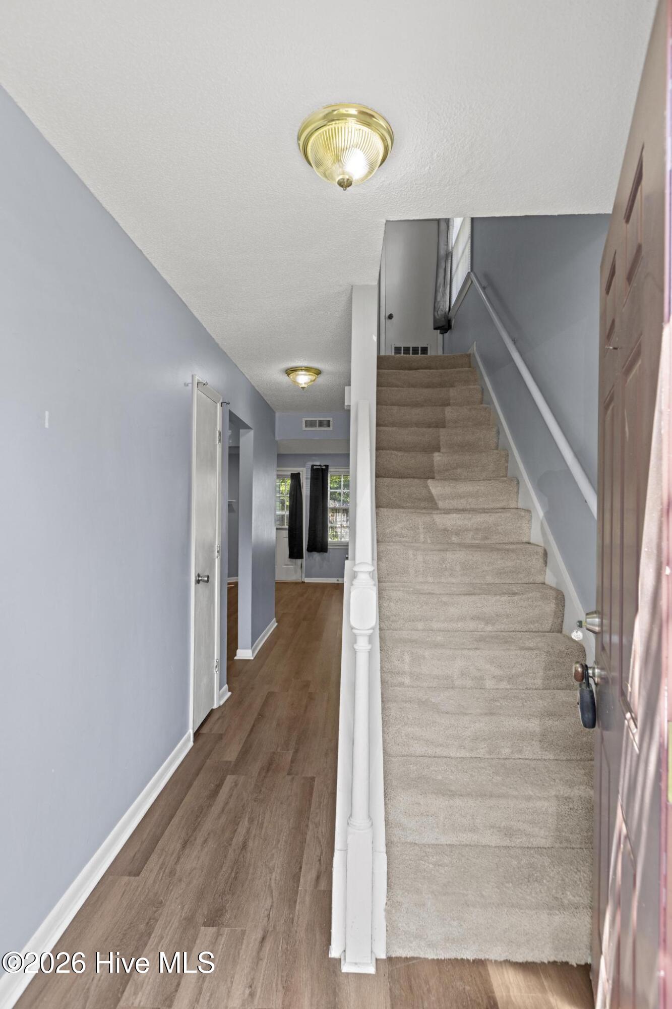 125 Palace Circle