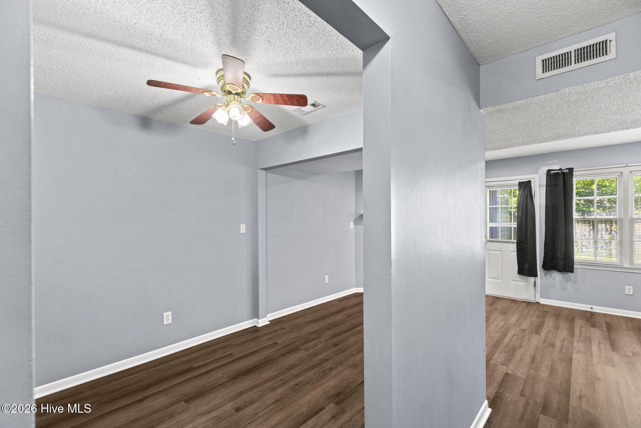 125 Palace Circle