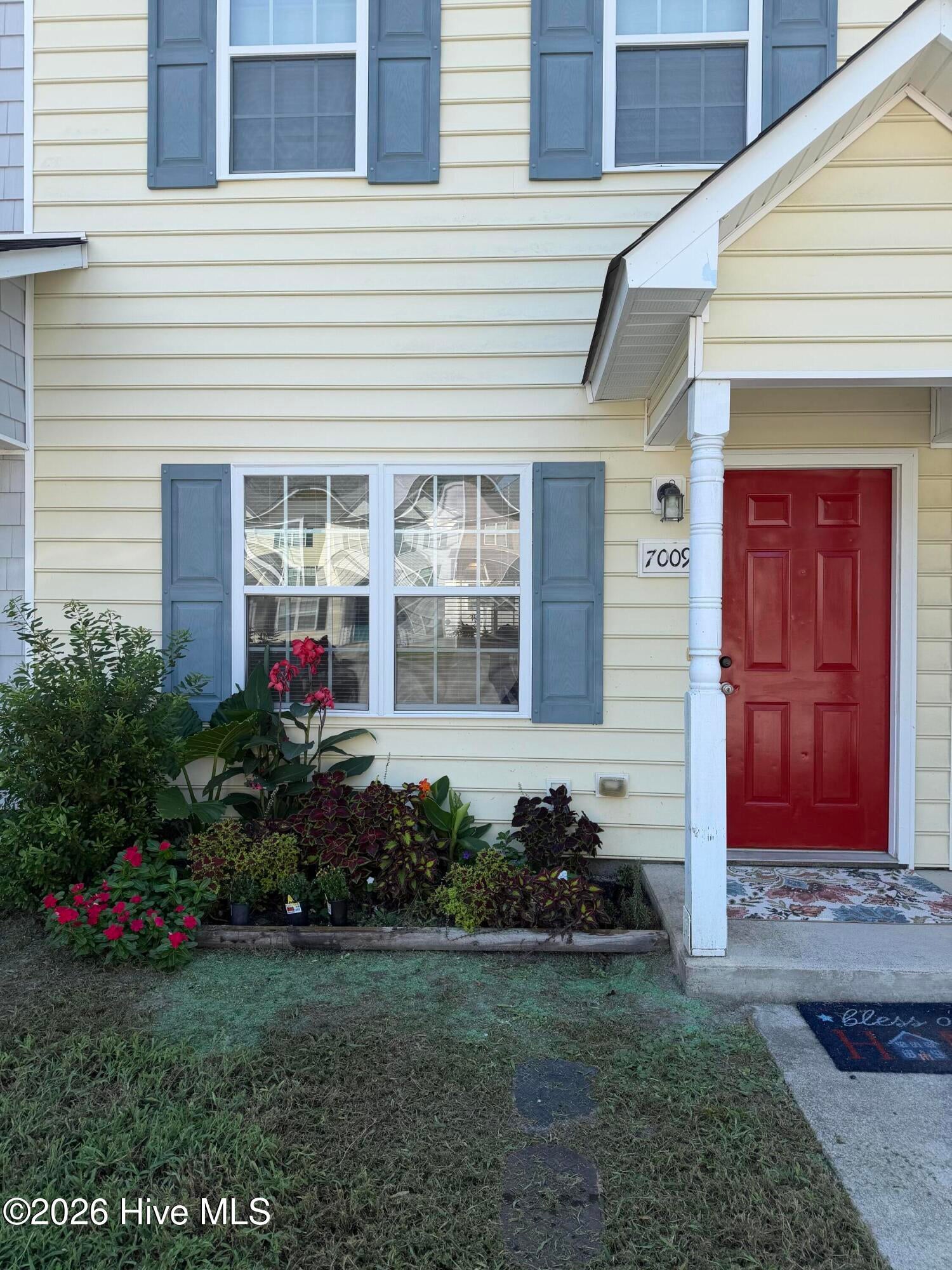 7009 Banister Loop