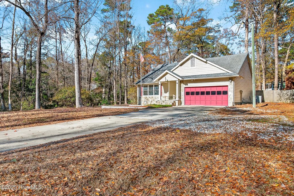 Photo of 105 Riverbend Road, Jacksonville, NC 28540 (MLS # 100546283)