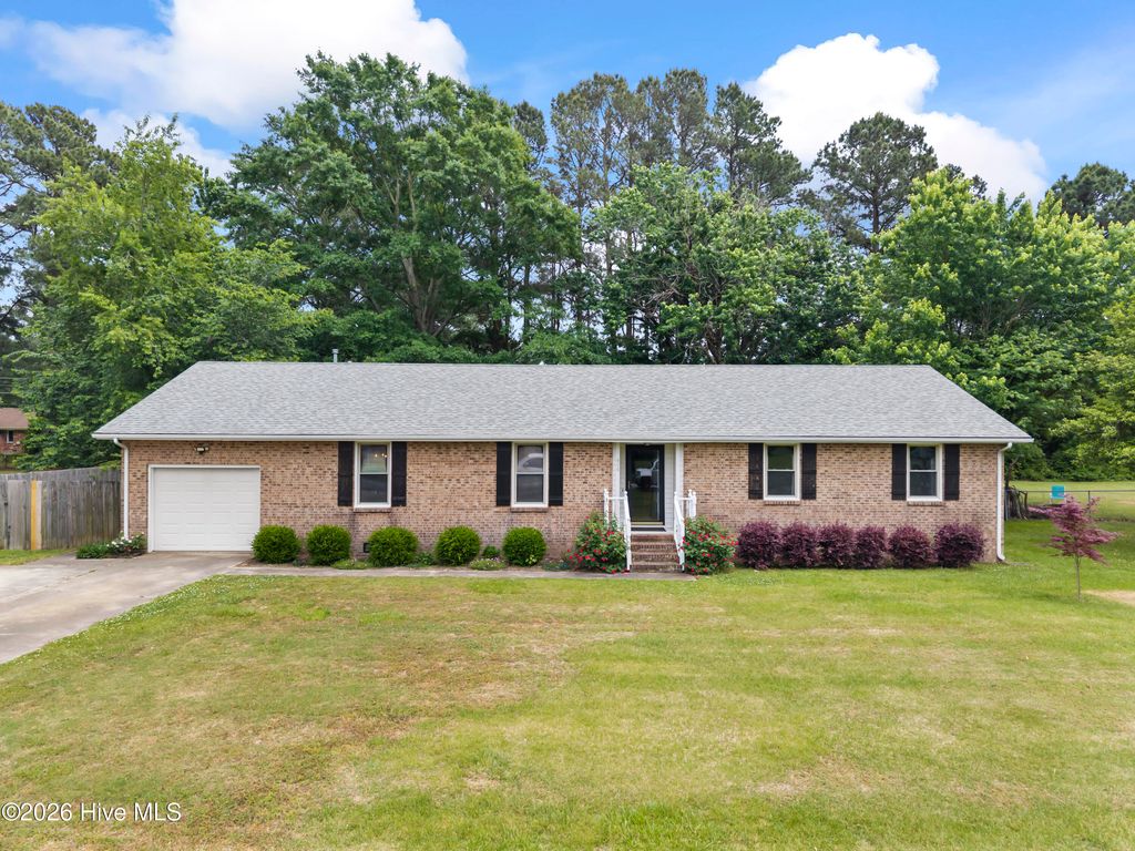 Photo of 606 Forest Hill Circle, Elizabeth City, NC 27909 (MLS # 100570737)