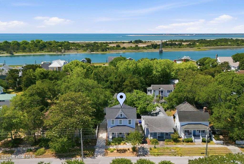 Photo of 910 Ann Street, Beaufort, NC 28516 (MLS # 100575261)