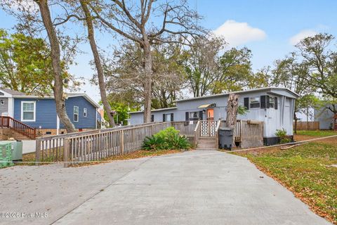 Mobile Home For Sale - 6895 14th Street<br/> Ocean Isle Beach, NC 28469