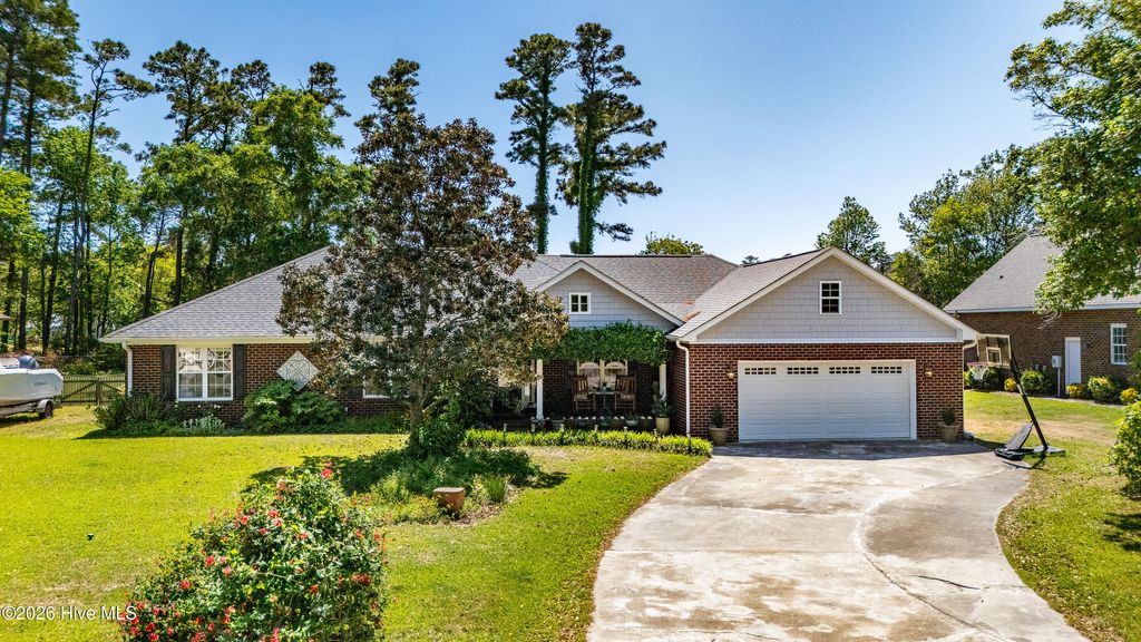 Photo of 1609 Sanderling Drive, Morehead City, NC 28557 (MLS # 100571493)