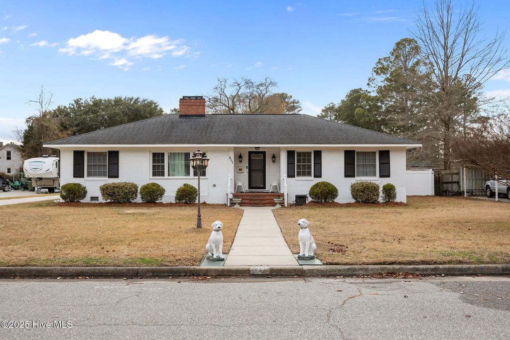 Photo of 211 W 12th Street, Washington, NC 27889 (MLS # 100547160)