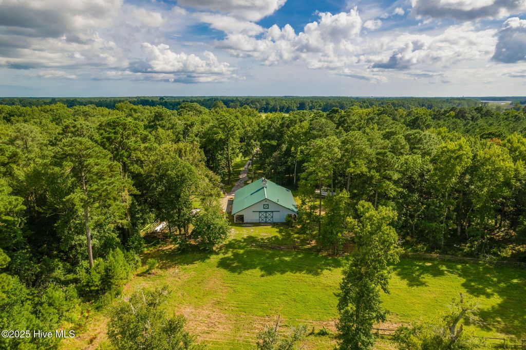 Photo of 820 Laurel Road, Beaufort, NC 28516 (MLS # 100553443)