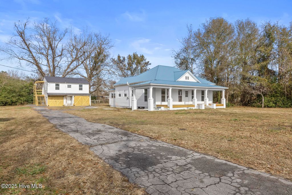 Photo of 2880 Catherine Lake Road, Richlands, NC 28574 (MLS # 100544885)