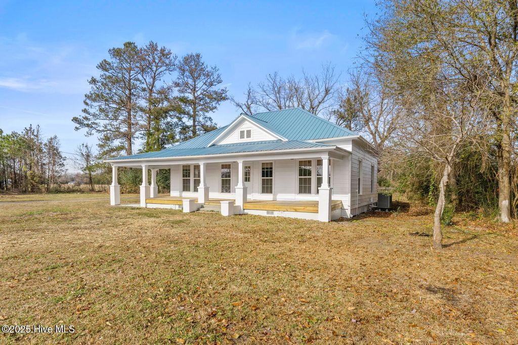Photo of 2880 Catherine Lake Road, Richlands, NC 28574 (MLS # 100544885)