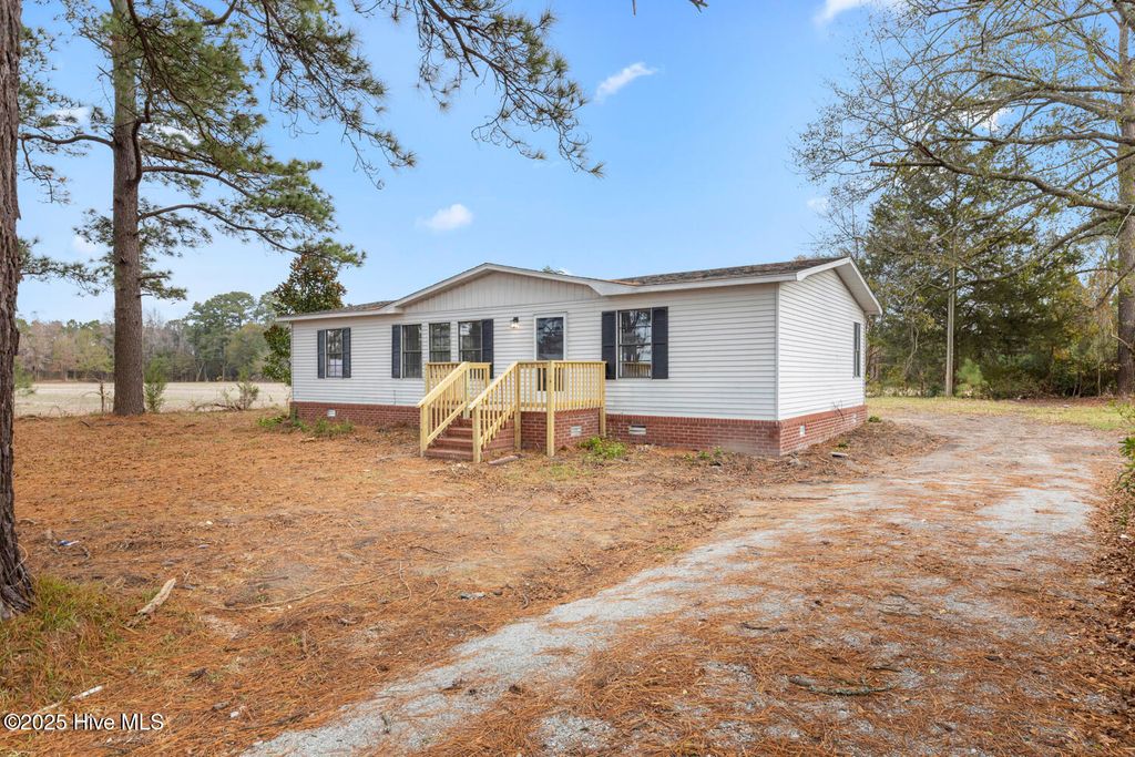 Photo of 2540 Belgrade Swansboro Road, Maysville, NC 28555 (MLS # 100544219)