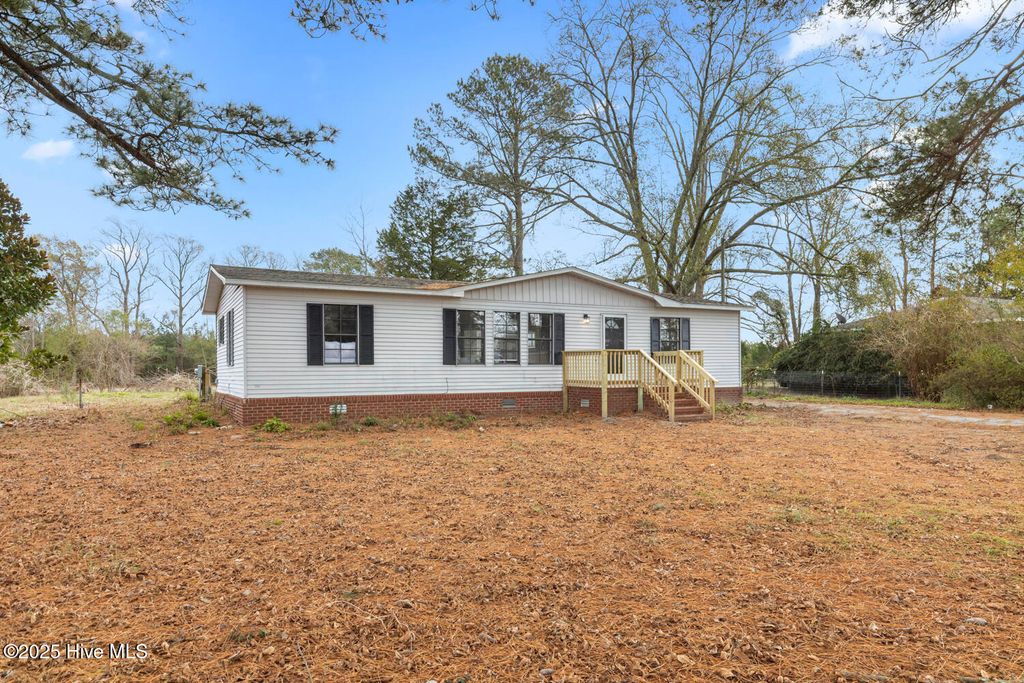 Photo of 2540 Belgrade Swansboro Road, Maysville, NC 28555 (MLS # 100544219)
