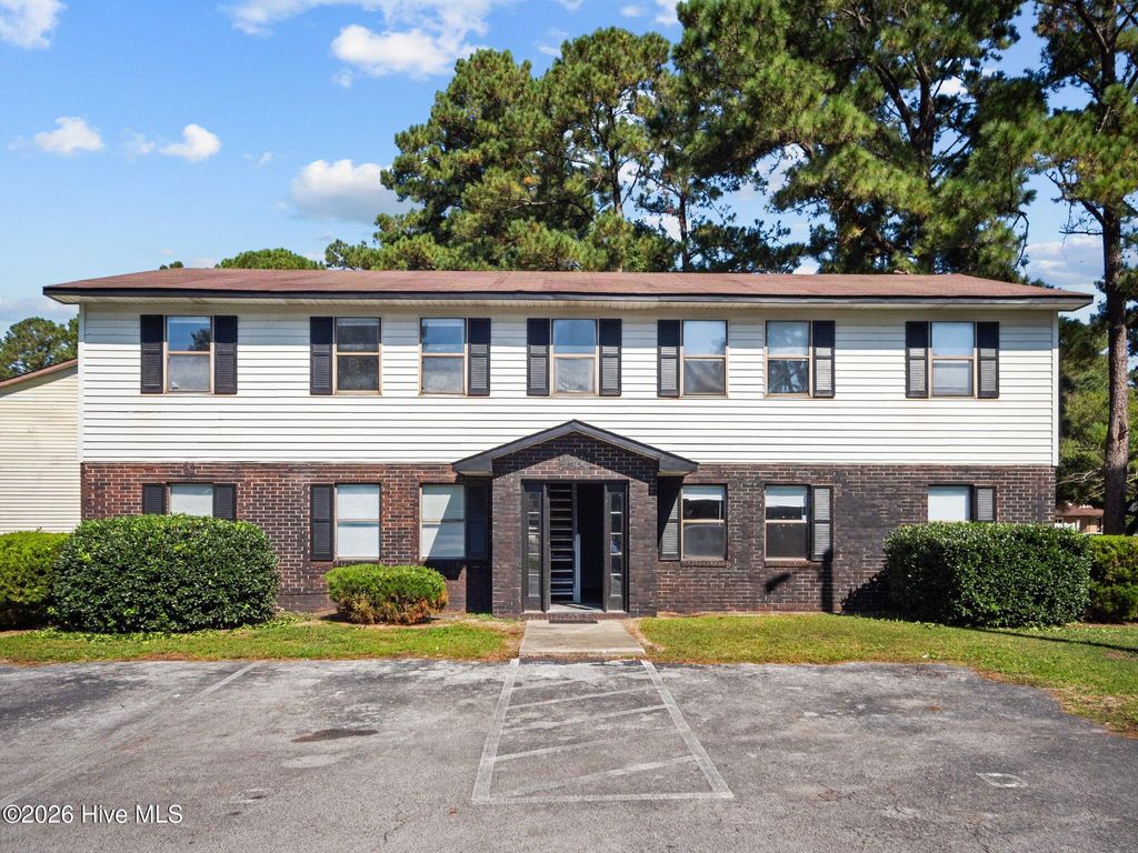 Photo of 102 Ravenwood Drive #B, Jacksonville, NC 28546 (MLS # 100561508)