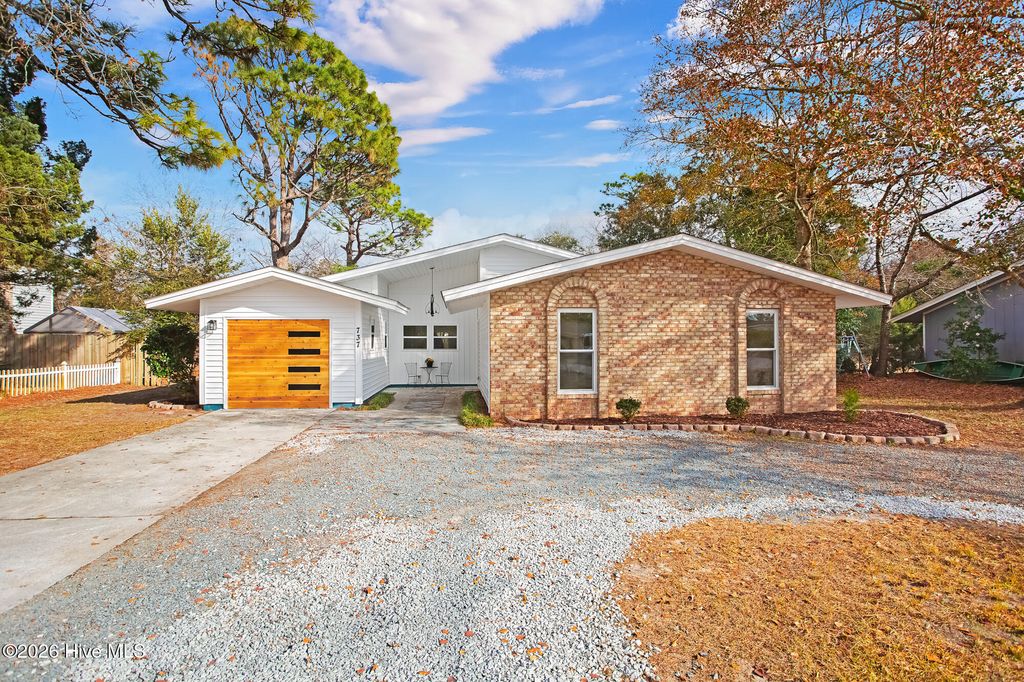 Photo of 737 Silver Lake Road, Wilmington, NC 28412 (MLS # 100548635)