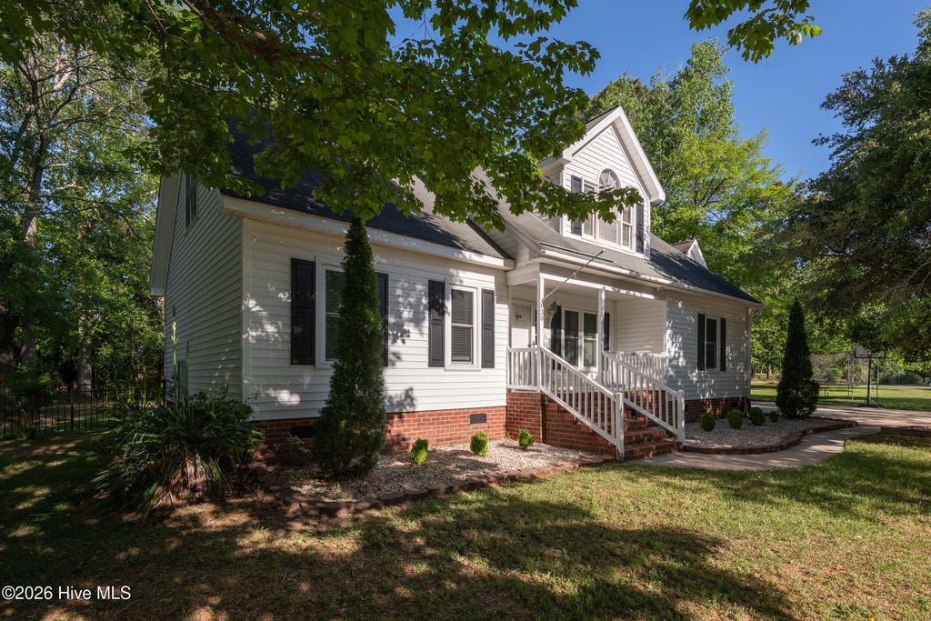 Photo of 830 Driftwood Drive, Greenville, NC 27858 (MLS # 100569294)