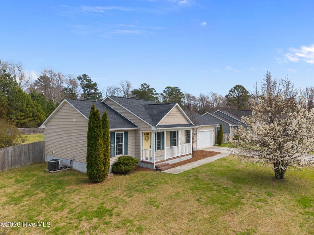 Photo of 115 Laredo Drive, Jacksonville, NC 28540 (MLS # 100547713)